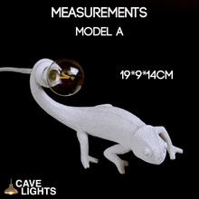 Load image into Gallery viewer, Lizard Table Lamp model A measurements
