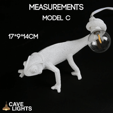 Load image into Gallery viewer, Lizard Table Lamp model C measurements
